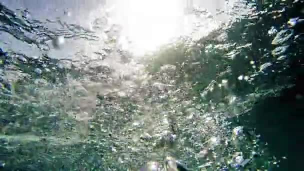 Podvodní Pohled Vzduchových Bublin Stoupá Povrchu — Stock video