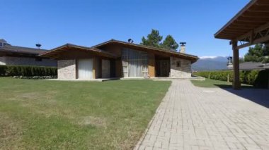 Ön kapı lüks townhouse yaklaşan Pov