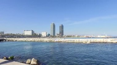 Sahil Barcelona Sant Marti bölgesinin gökdelenler ile