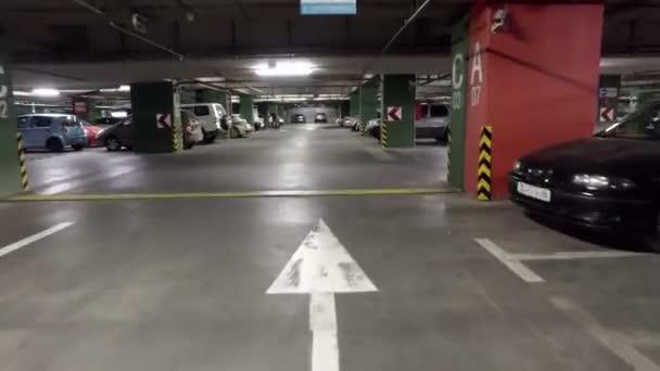 Pov Movimento Grande Estacionamento Subterrâneo — Vídeo de Stock