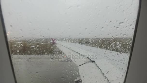 Décollage Avion Aéroport Jour Pluie — Video