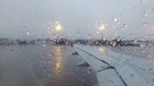 Atraso Voo Avião Por Causa Tempo Chuva — Vídeo de Stock