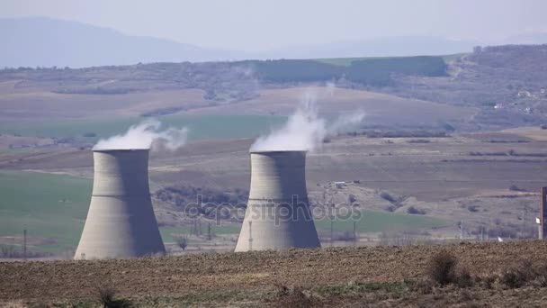 Torri Raffreddamento Della Centrale Elettrica Valle — Video Stock