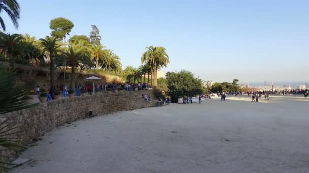 Κατάστρωμα Παρατήρησης Από Διάσημο Πάρκο Guell Στη Βαρκελώνη Άποψη Του — Αρχείο Βίντεο