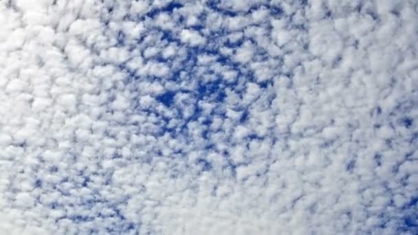 Timelapse Van Wolken Die Bewegen Blauwe Hemelachtergrond — Stockvideo