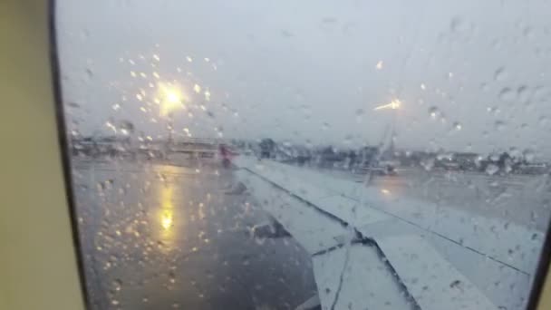 Atraso Voo Avião Por Causa Tempo Chuva — Vídeo de Stock