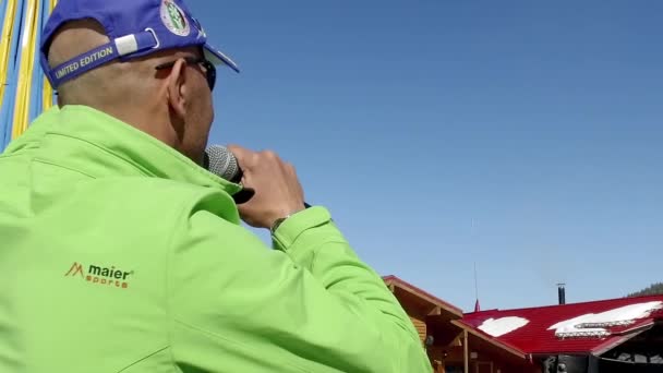 Ağır Çekim Kışın Kayak Merkezi Açık Havada Partide Insanlar Eğlenceli — Stok video