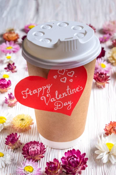 Tebrik kartı mutlu Sevgililer günü ile kahve fincanı