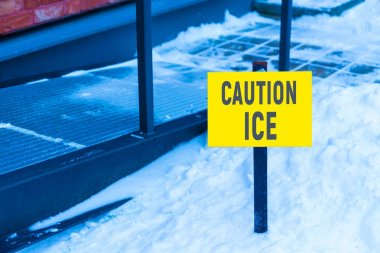 Yanında yaygın, kaygan buz imzalamak