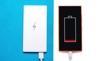 düşük pil ve güç banka ile akıllı telefon