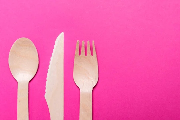 Cuchara Tenedor Cuchillo Sobre Fondo Rosa — Foto de Stock