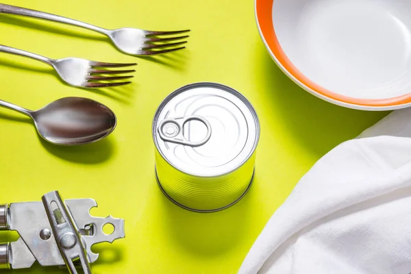 Tin Canned meal on kitchen table, top view — Stockfoto