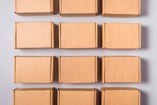 Bir Sürü Kahverengi Karton Kutu Kopyalama Alanı — Stok fotoğraf