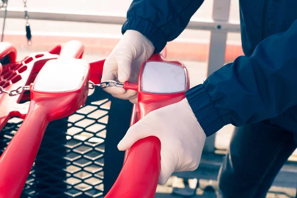 Man Take Shopping Trolley Supermarket Use Latex Gloves — Stock Photo, Image