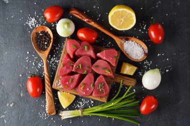 taze ton balığı filetosu