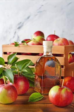 Doğal elma sirkesi.