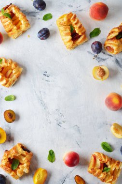 Ev yapımı puf böreği.