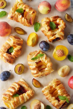 Ev yapımı puf böreği.