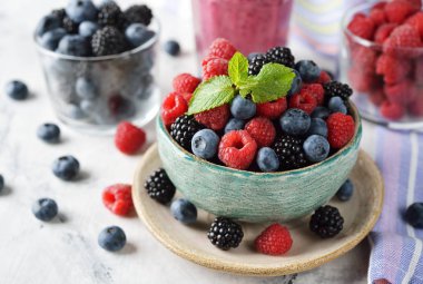 Kasede taze yabanmersini