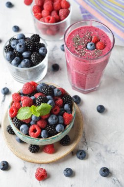 Yabanmersini salatası 