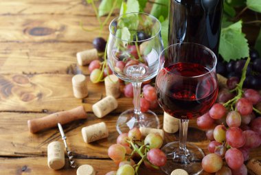 bir cam gül şarabı