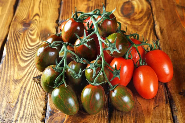 Taze vişneli domates.