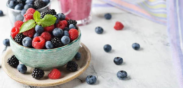 Yabanmersini salatası