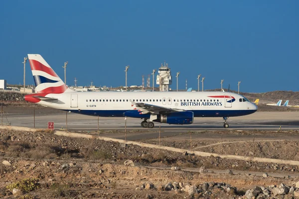 Airbus A321-200 z linii lotniczych British Airways jest gotowy do startu z lotniska Tenerife — Zdjęcie stockowe