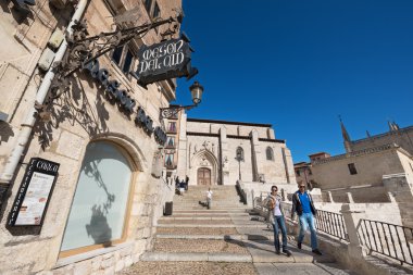 Burgos, İspanya - 4 Eylül: Turist ziyaret Burgos ortaçağ şehir