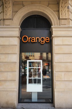 Tarih 07 Ekim 2016 turuncu Dükkanı San Sebastian, İspanya.