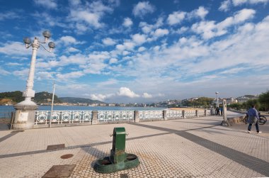 La Concha plaj sahil yürüyüş turizm