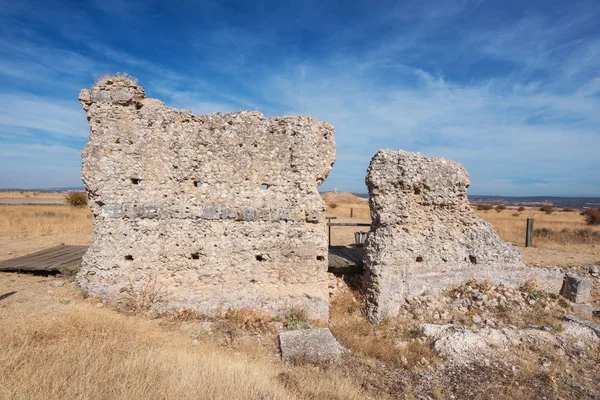 Ruiny starożytnej kolonii rzymskiej Clunia Sulpicia, w Burgos, Hiszpania. — Zdjęcie stockowe