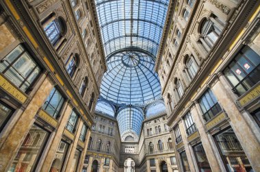 Naples, İtalya - 19 Ağustos 2013: alışveriş Galerisi Galleria Umbertto Napoli, İtalya. 