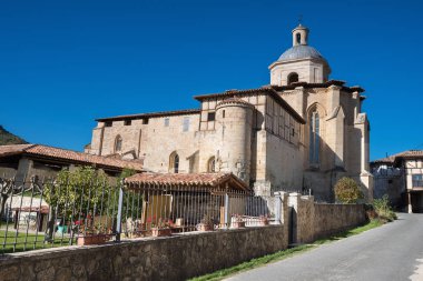 Valpuesta Köyü ve eski manastır, İspanyol lenguage kökeni. 
