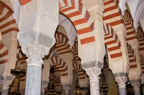 CORDOBA, SPAIN - MAY 3: Famous Cordoba mosque. — Stock Photo, Image