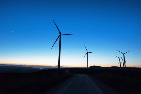 Wind farm at dusk — Stock Photo, Image