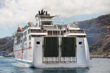 La Palma, İspanya - Eylül 11,2016: Armas feribot rıhtım La Palma Harbor'da Eylül ' 11,2016 içinde La Palma, Canary Islands, Spain.