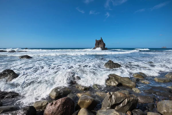 Praia de Benijo no norte da ilha de Tenerife, Ilhas Canárias, Espanha . — Fotografia de Stock