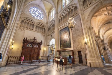 Burgos, İspanya - 4 Ekim 2016: Ünlü Simgesel Yapı Burgos iç Gotik Katedrali üzerinde 4 Eylül 2016 Burgos, İspanya.