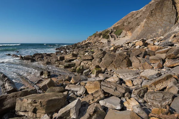 Kustlijn van Barrika in Bilbao, Baskenland, Spanje. — Stockfoto