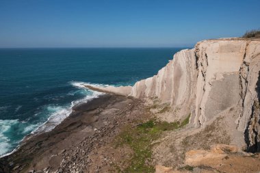 Azkorri kayalıklarla ve Sahili Getxo, Bilbao, Bask Ülkesi, İspanya.