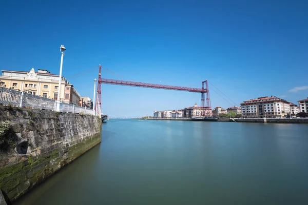 Puente colgante Vizcaya y río Nervión en Portugalete, Bilbao, España . — Foto de Stock