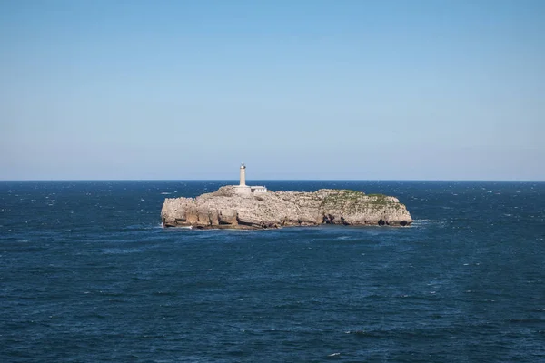 Mouro Island Leuchtturm in Santander, Kantabrien, Spanien. — Stockfoto