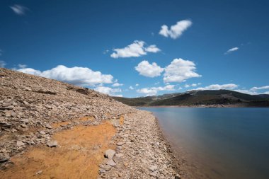 Gün uzun pozlama, Lake camporredondo Palencia, Castilla y Leon, İspanya.