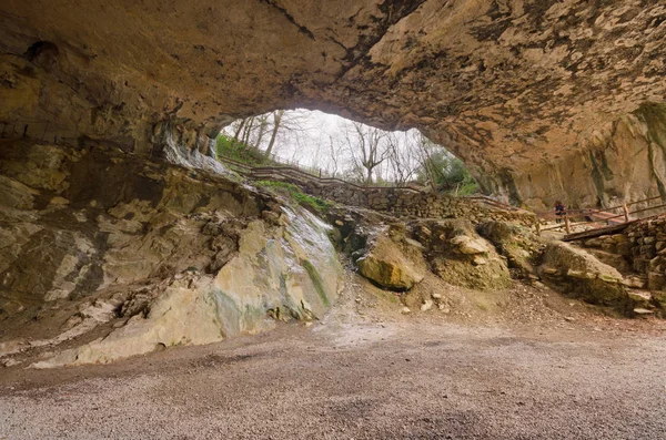 Berühmte zugarramurdi hexen höhle in navarre, spanien. — Stockfoto