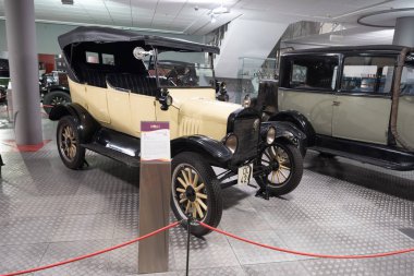 Salamanca, İspanya - 29 Aralık 2017: Ford T Tourer (1922) automotion, Salamanca, İspanya histrory Müzesi'nde. Onun ilk açılan müze didicated automotion tarihçesi için İspanya'da.