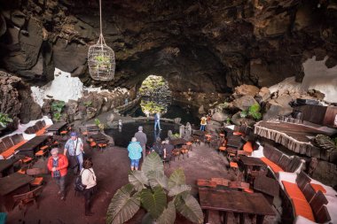 Lanzarote, İspanya - Şubat, 11, 2018: Los Jameos del Agua Lanzarote, Kanarya Adaları, İspanya ünlü ziyaret turist mağara.