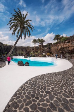 Lanzarote, İspanya - Şubat, 11, 2018: ünlü dönüm noktası Los Jameos del Agua Lanzarote, Kanarya Adaları, İspanya ziyaret turist.