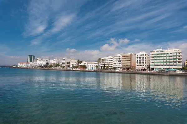 阿莱西非莫莱罗首都兰萨罗特, 加那利群岛, 西班牙的天际线. — 图库照片