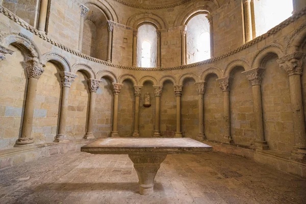 Zaragoza, Espanha - 7 de outubro de 2017: Interior do Castelo de Loarre em Aragão, Espanha . — Fotografia de Stock